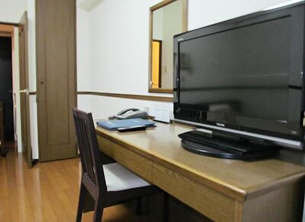Standard Studio ( with Kitchenette / Single / Semi Double Room, Check-in by 8PM), Non Smoking photo 2