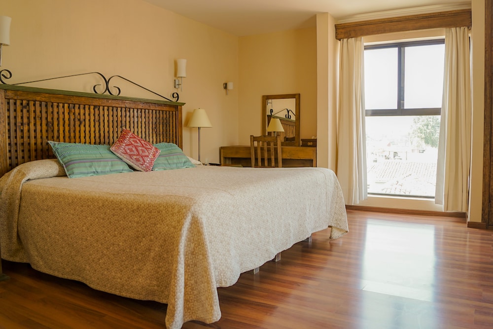 Standard Room, 1 King Bed - Photo 2
