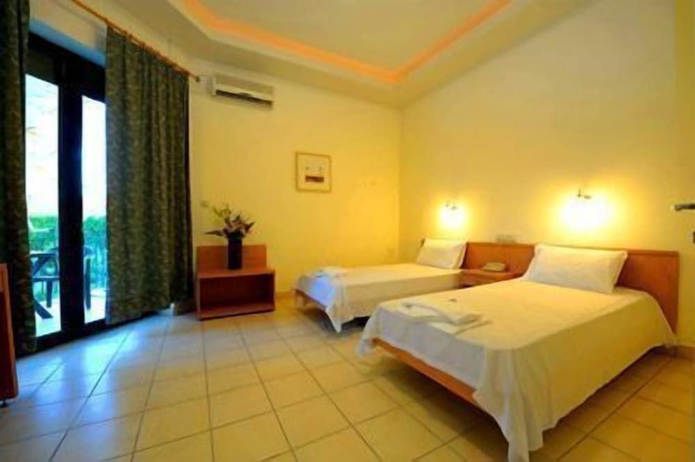 Double or Twin Room photo 1