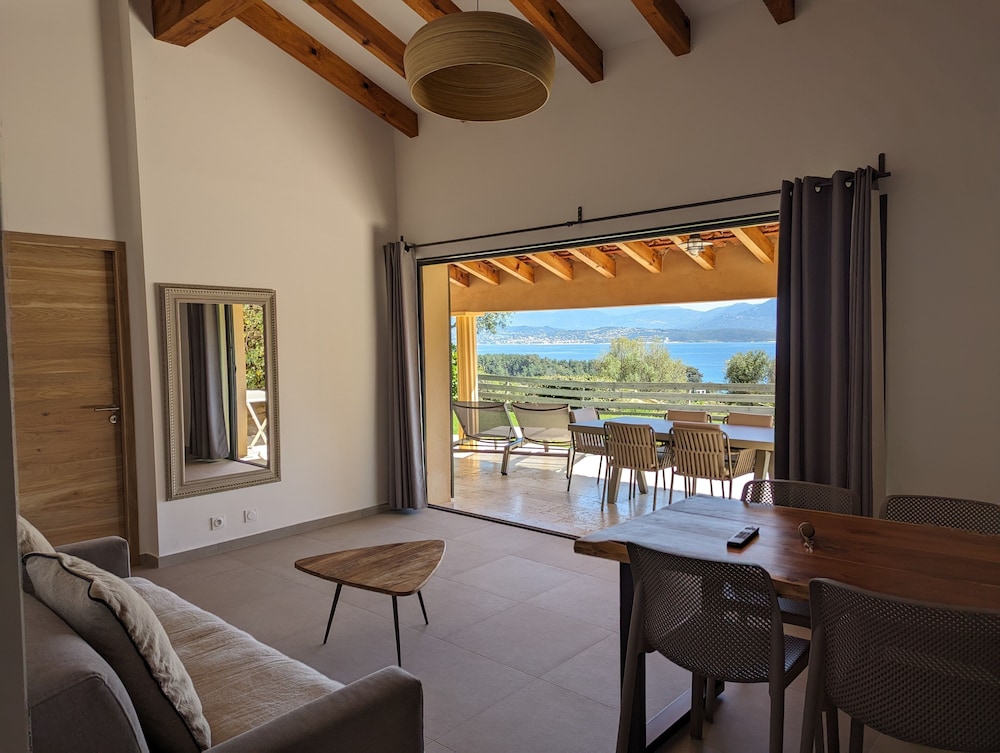 Signature Villa, 2 Bedrooms, Hot Tub, Sea View photo 3