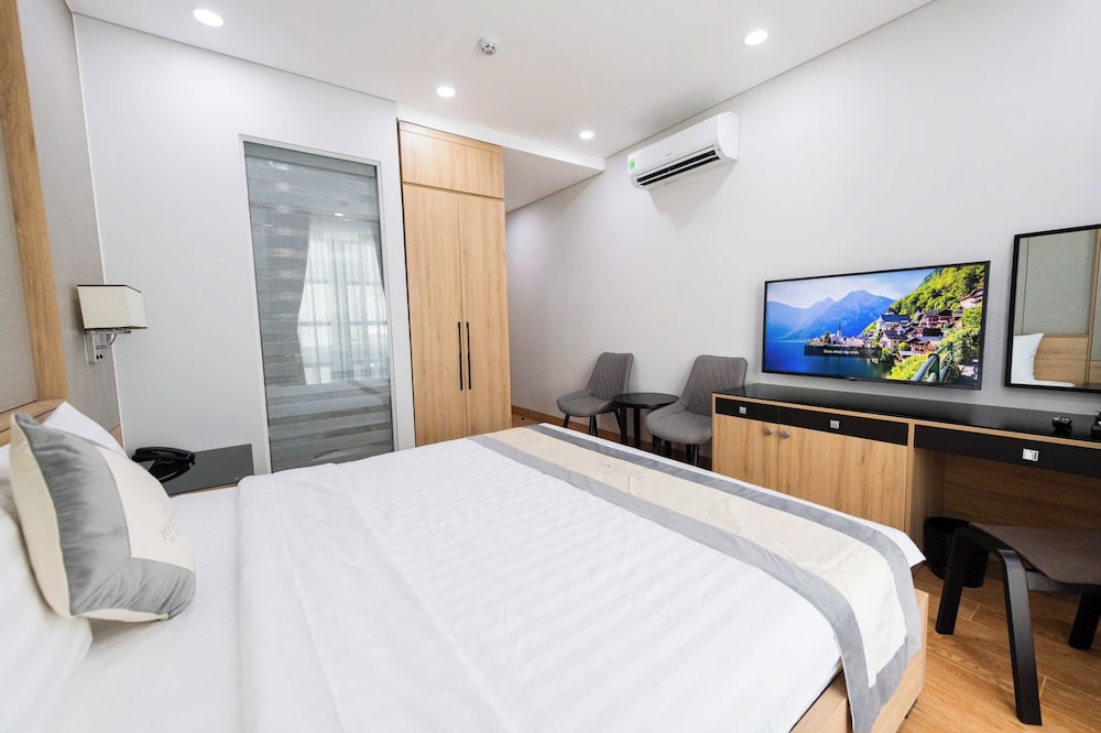 Classic Double Room, Balcony, Pool View