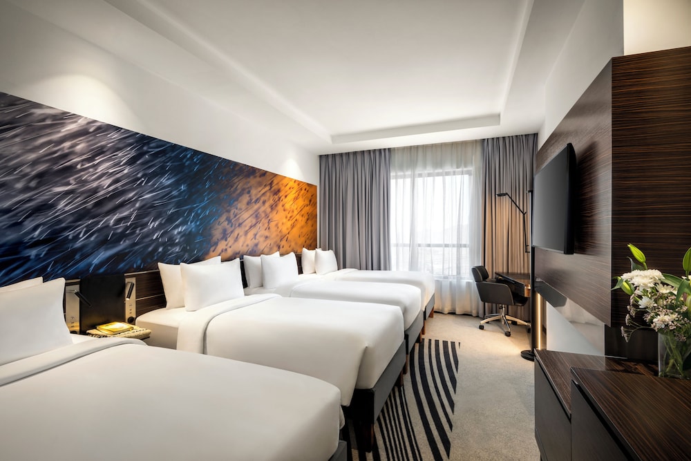 Superior Room, Multiple Beds - Photo 3