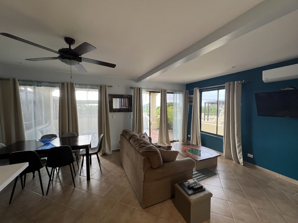 Exclusive Apartment, 4 Bedrooms, Sea View photo 3