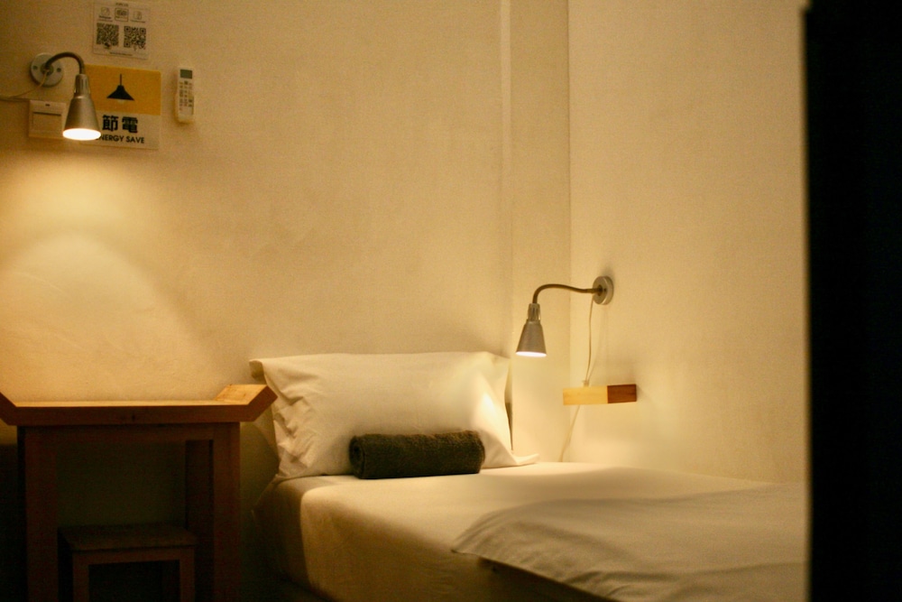 Economy Single Room, Shared Bathroom photo 1