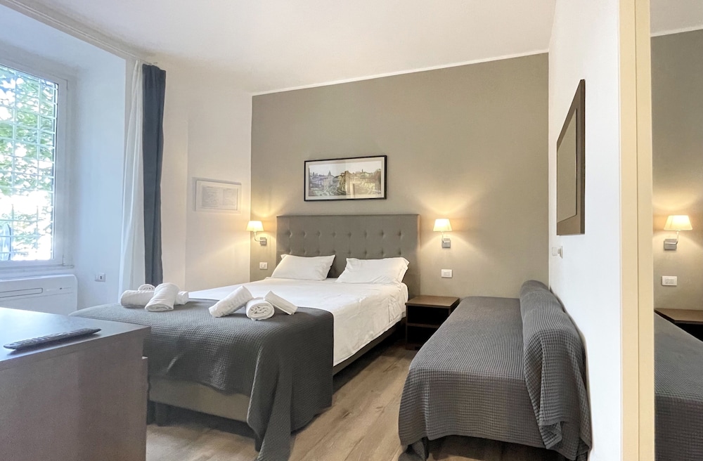 Comfort Double Or Twin Room, City View