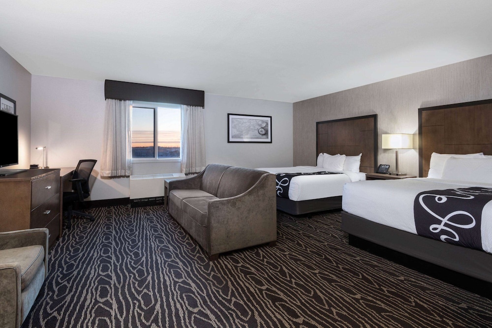 Deluxe Room, 2 Queen Beds, Accessible (Mobility/Hearing Impaired Accessible) - Photo 1