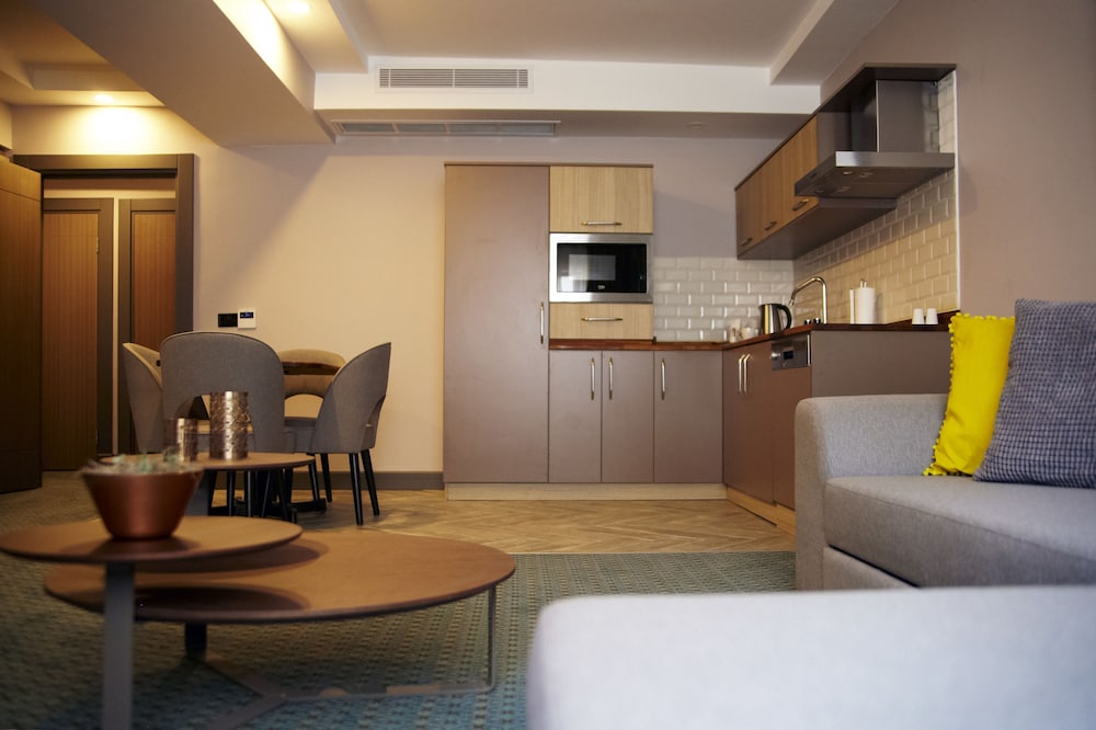 Queen Suite photo 3