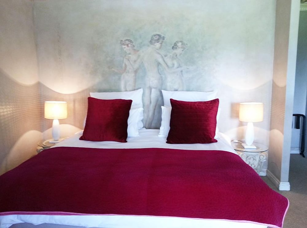 Luxury House photo 2