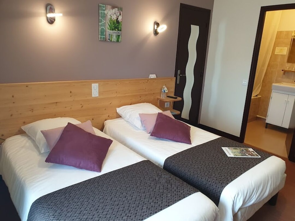Twin Room - Photo 5