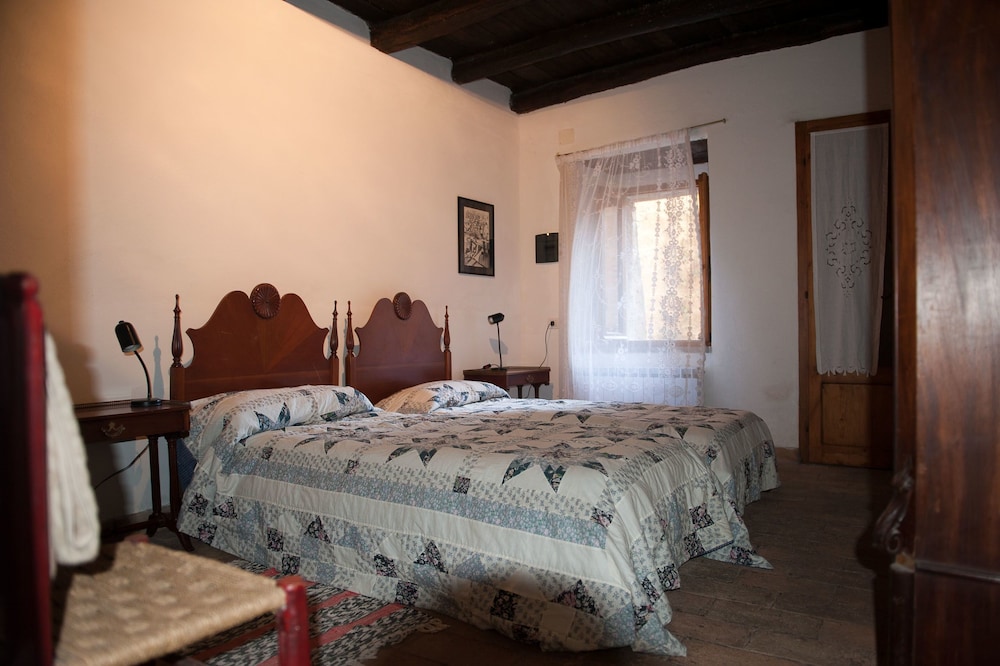 Traditional Apartment, 3 Bedrooms, Garden View, Ground Floor photo 1