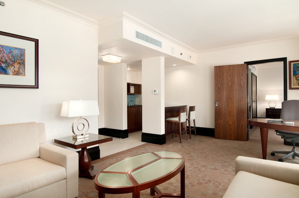 Deluxe Suite, 1 King Bed (Sundeck) - Photo 2