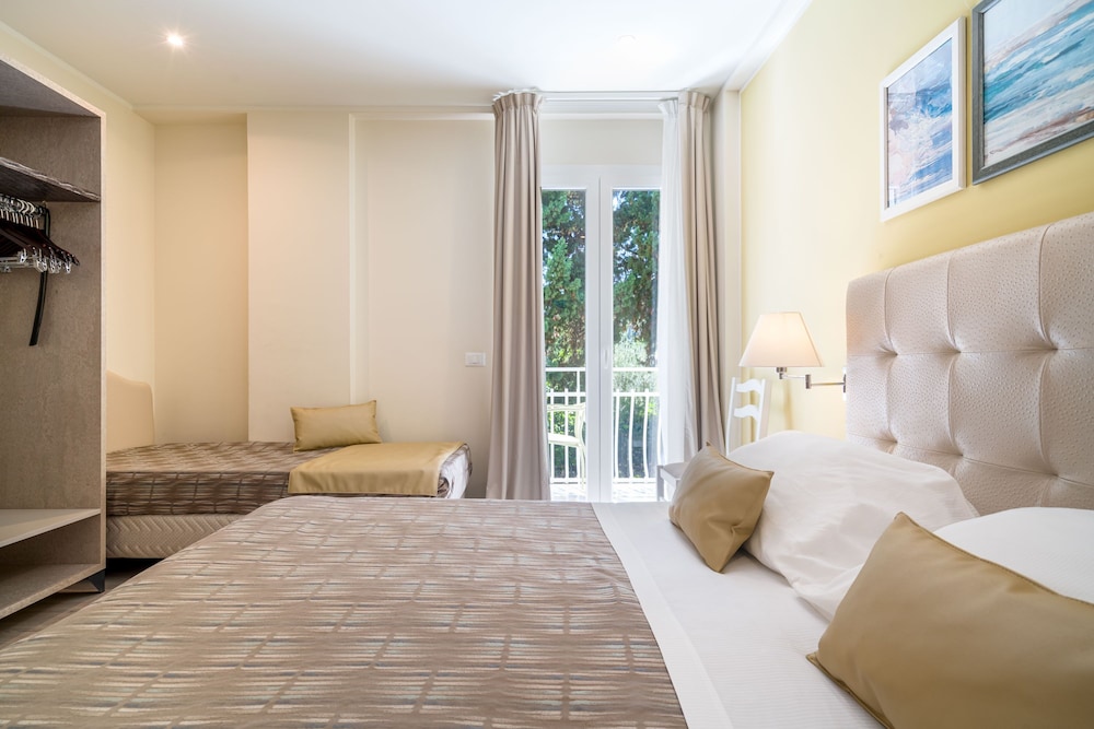 Comfort Room, Mountain View