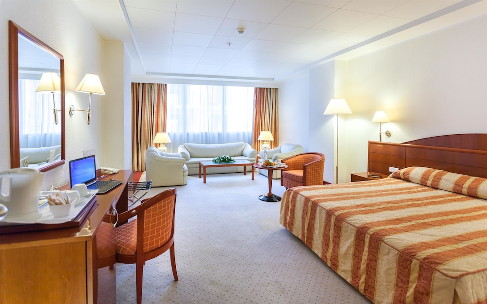 Executive Room - Photo 1