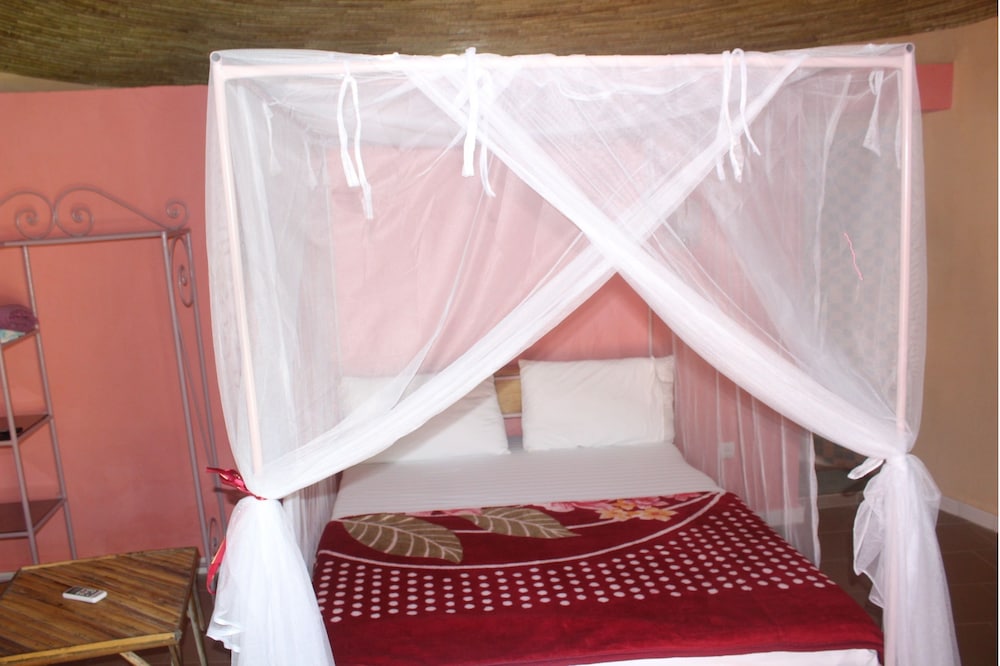 Classic Double Room, 1 King Bed, Non Smoking, Garden View photo 3