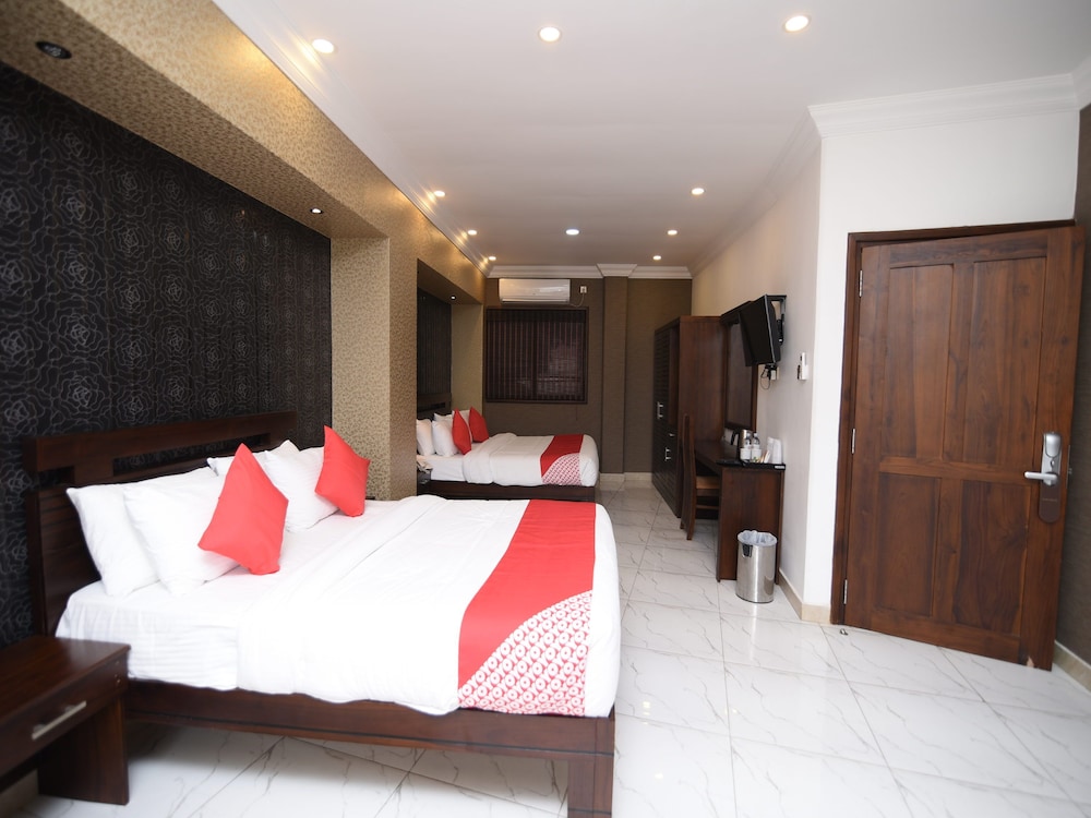Family Room photo 1