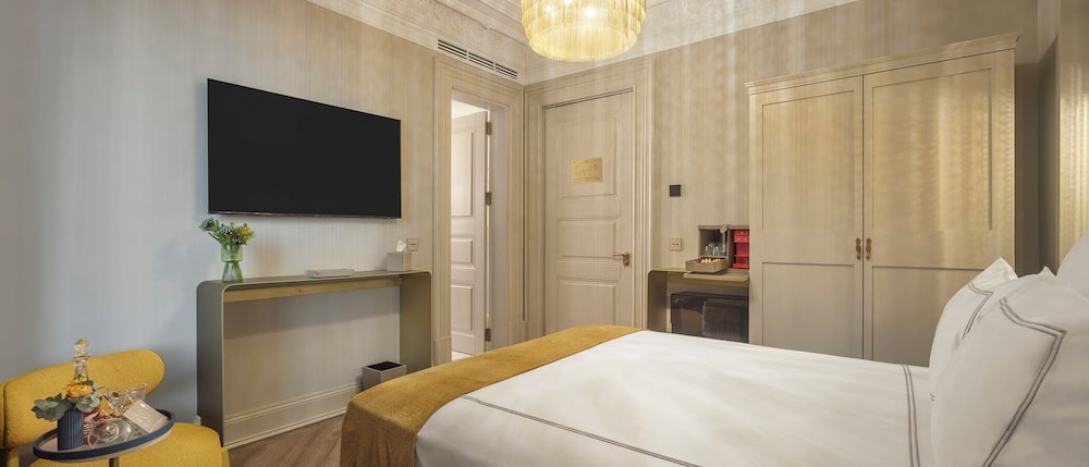 Deluxe Double Room, Courtyard View photo 3