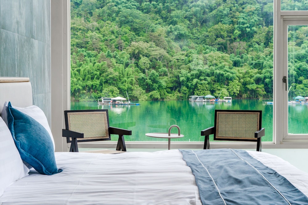 Deluxe Quadruple Room, Lake View - Photo 16