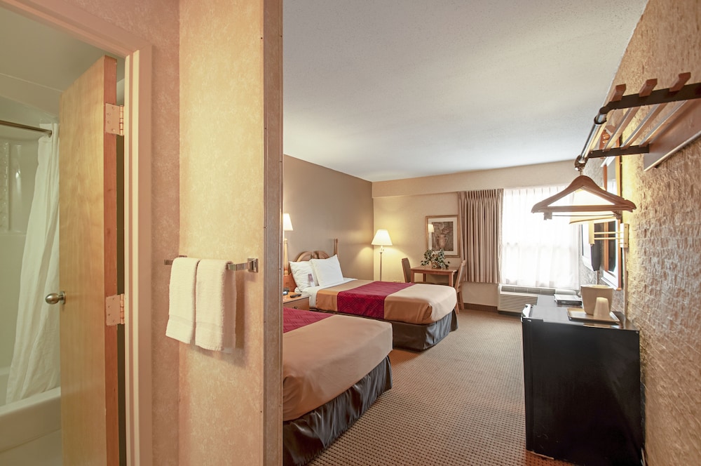 Standard Room, 2 Double Beds, Non Smoking - Photo 2