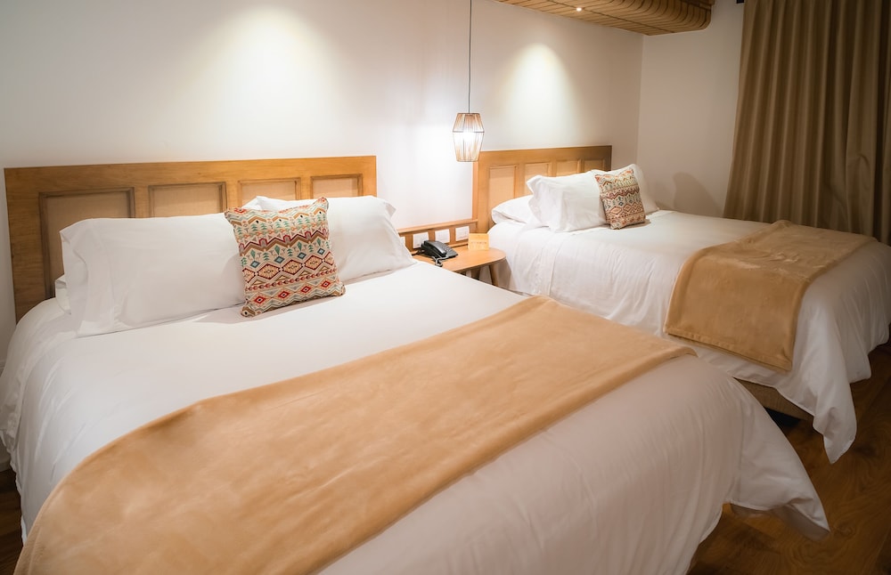 Superior Room, 2 Queen Beds - Photo 4