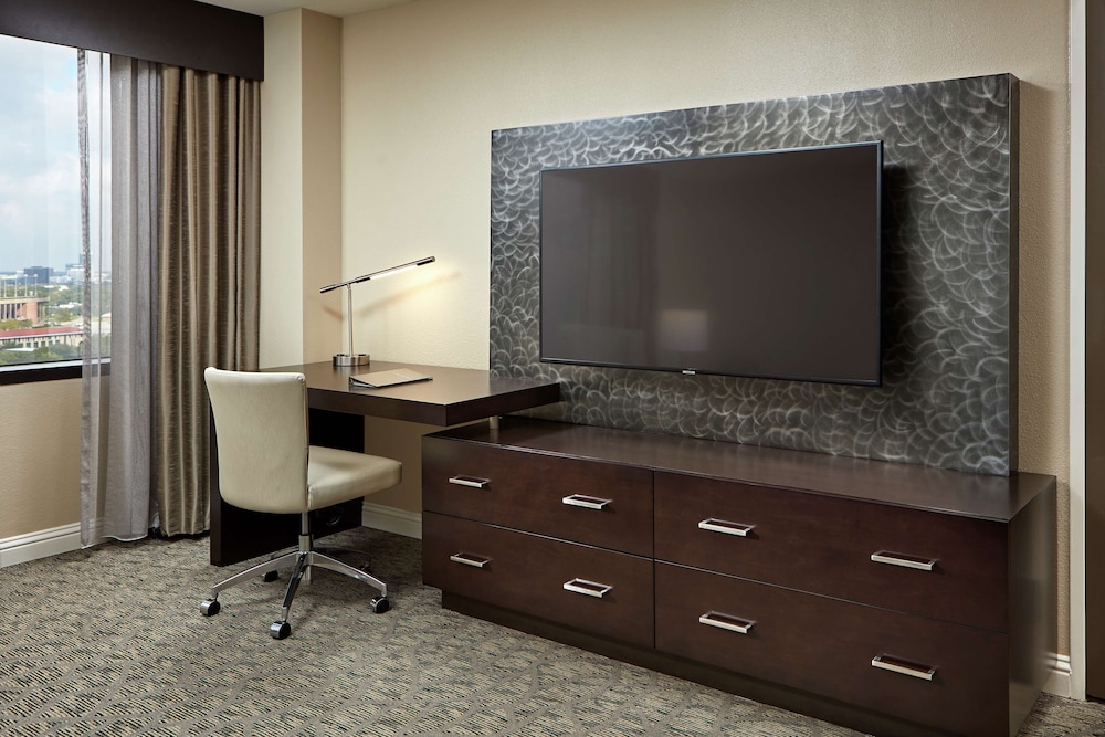 Suite, 1 Bedroom - Photo 3