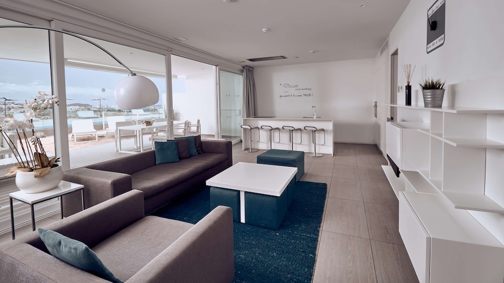 Suite, 2 Bedrooms, Hot Tub, Sea View (Serenity Lago)