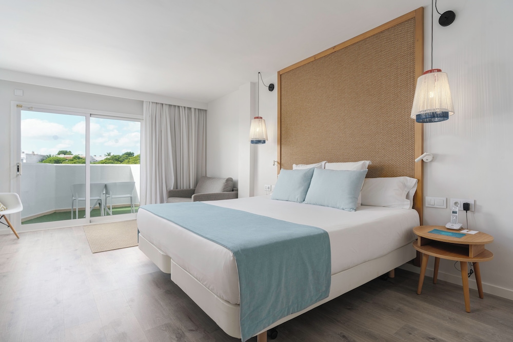 Junior Suite, Balcony, Partial Sea View