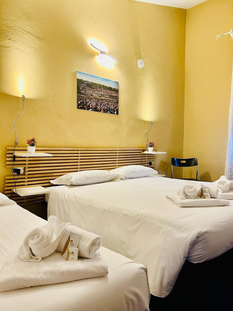 Family Double or Twin Room photo 1