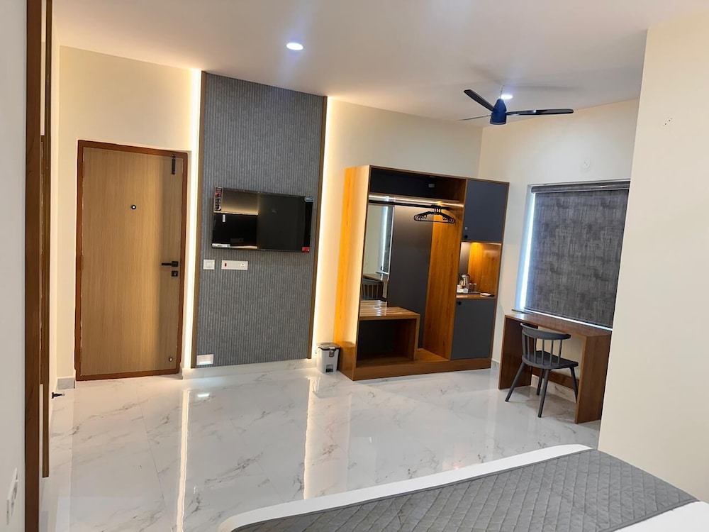 Junior Suite, City View