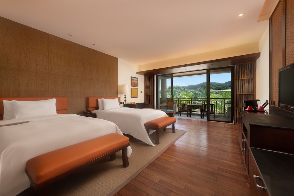 Room, 2 Double Beds, Balcony, Garden View