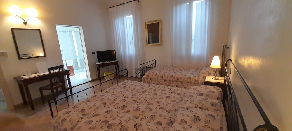 Family Triple Room, Ensuite, Garden View (Il Ciliegio) photo 1