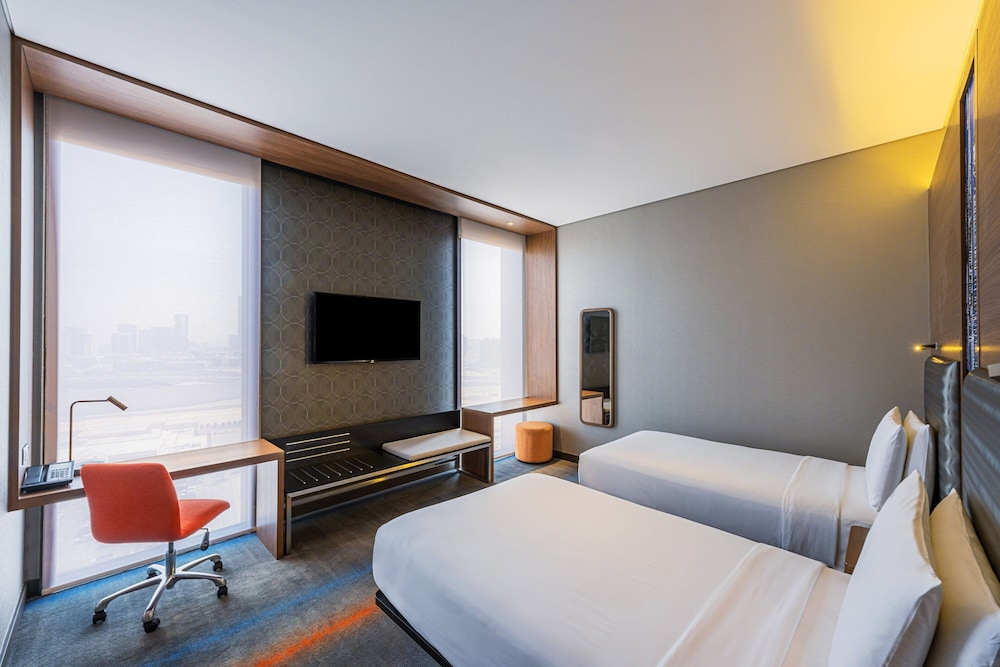 Room, 2 Twin Beds (Bus: Sobha Metro, JBR, Emirates Mall)