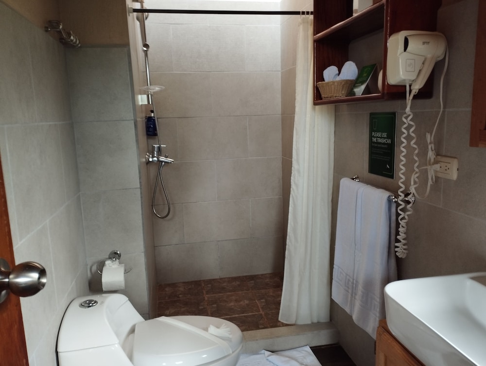 Standard Room, Multiple Beds, Garden View, Ground Floor - Photo 6