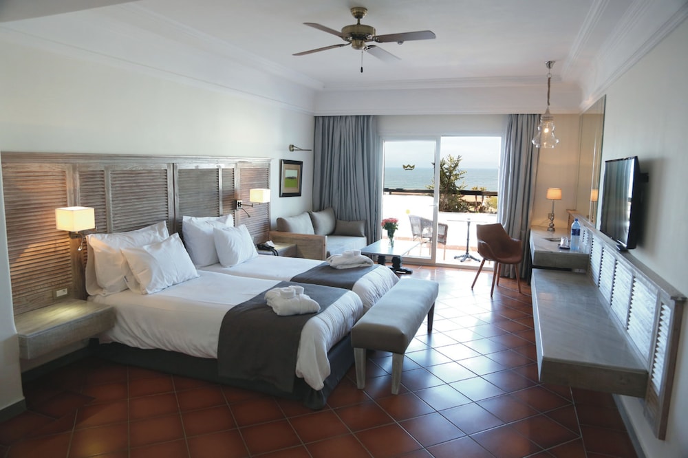 Double Room, Balcony, Partial Sea View - Photo 2