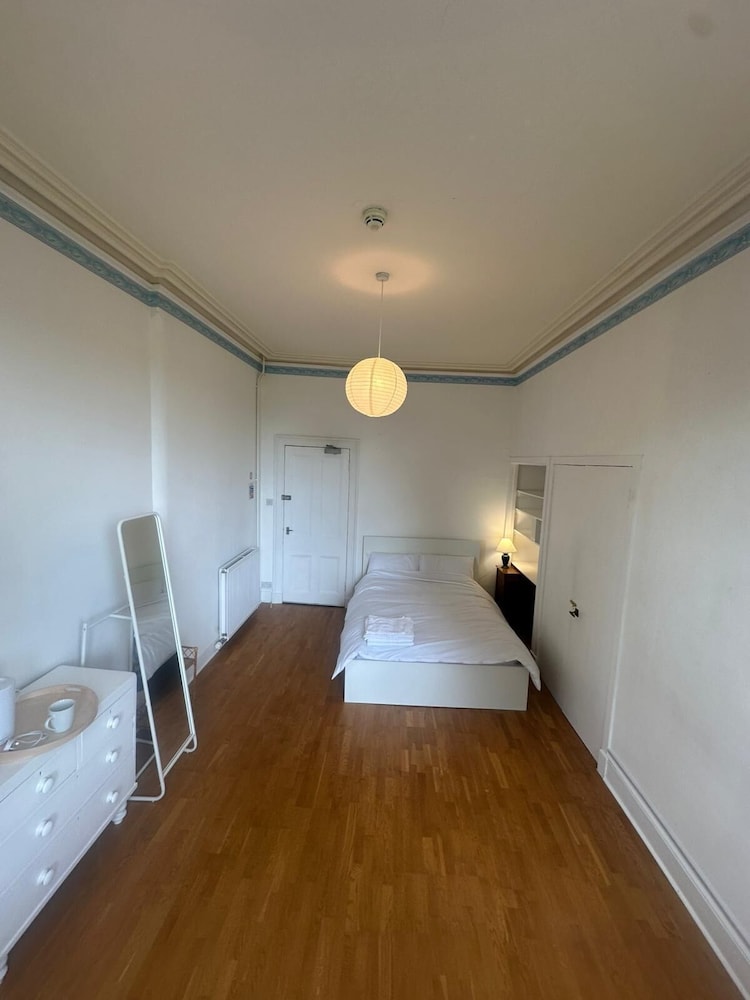 Standard Double Room, Shared Bathroom photo 2