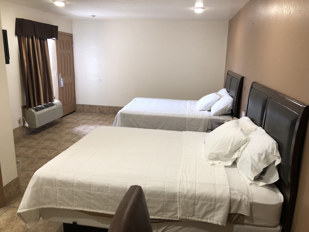 Superior Double Room, 2 Queen Beds, Ground Floor photo 3