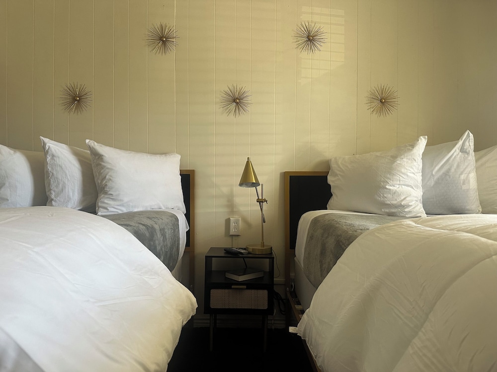 Standard Room, 2 Double Beds photo 1