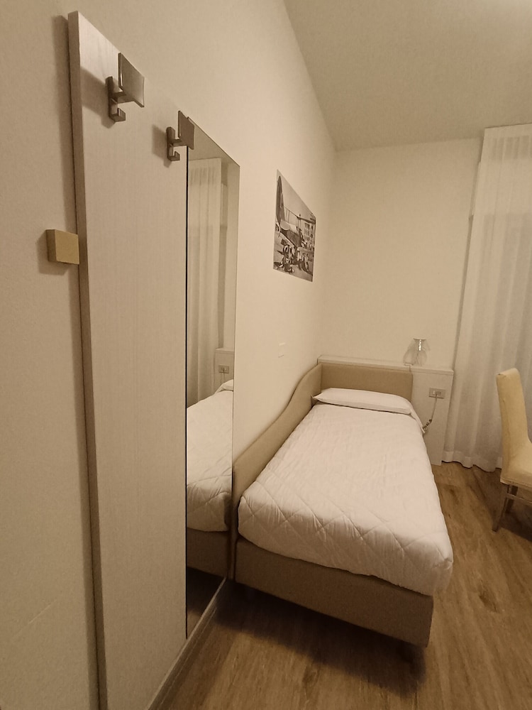 Single Room, Partial Sea View photo 2