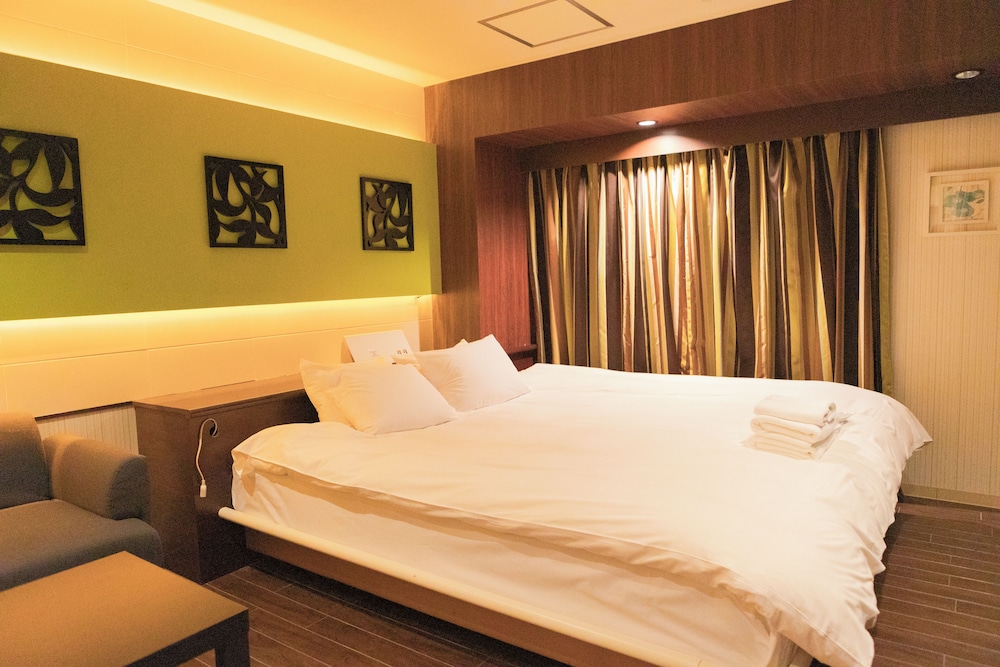 Queen Room (Forest Glow) Non Smoking