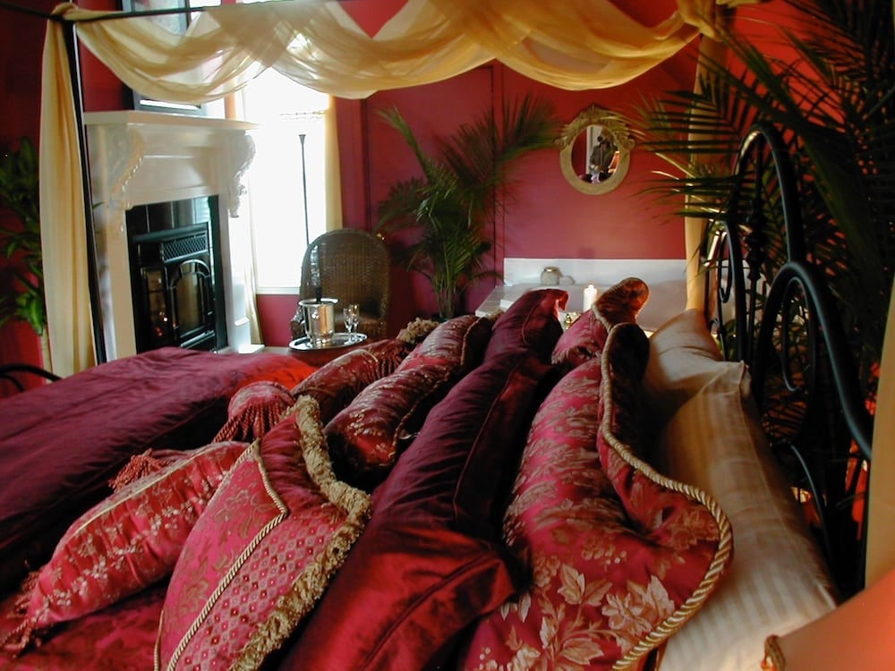 Luxury Chalet, 1 King Bed, Jetted Tub, Lake View