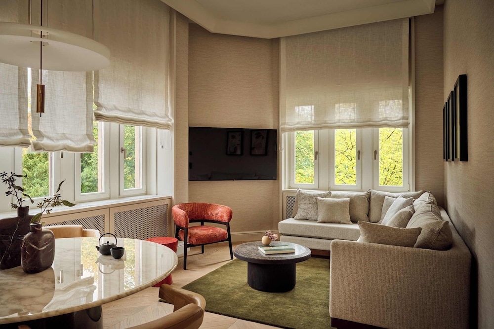 Signature Suite - The Tea Master