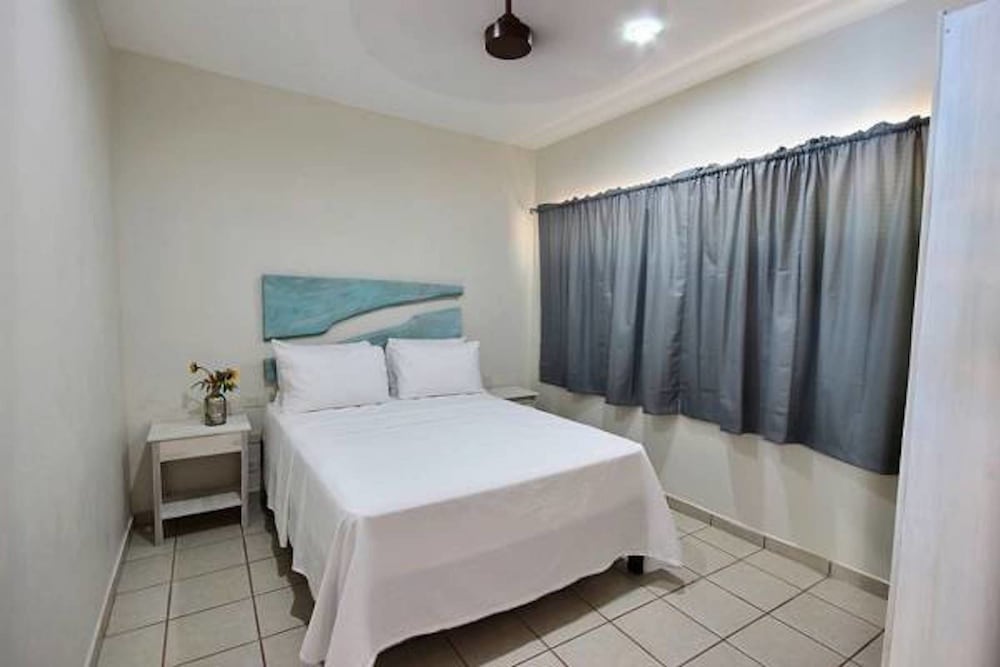Poolside Quadruple Room