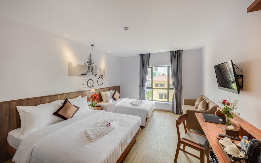 Family Triple Room, 1 Bedroom, City View photo 3