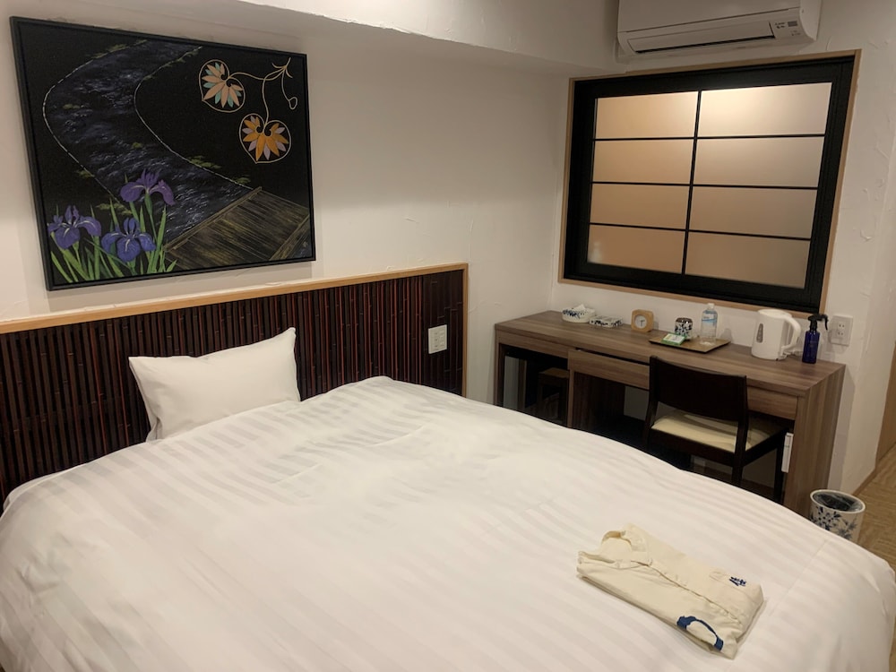 Superior Single Room, Women only, Non Smoking photo 1