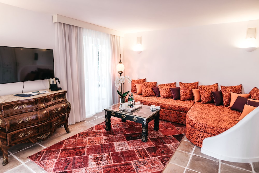 Panoramic Suite, 1 King Bed with Sofa bed, Hot Tub, Sea View photo 3