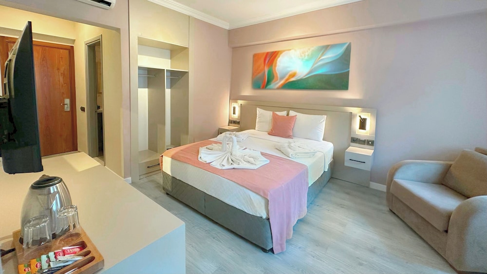 Standard Room, Balcony, Mountain View