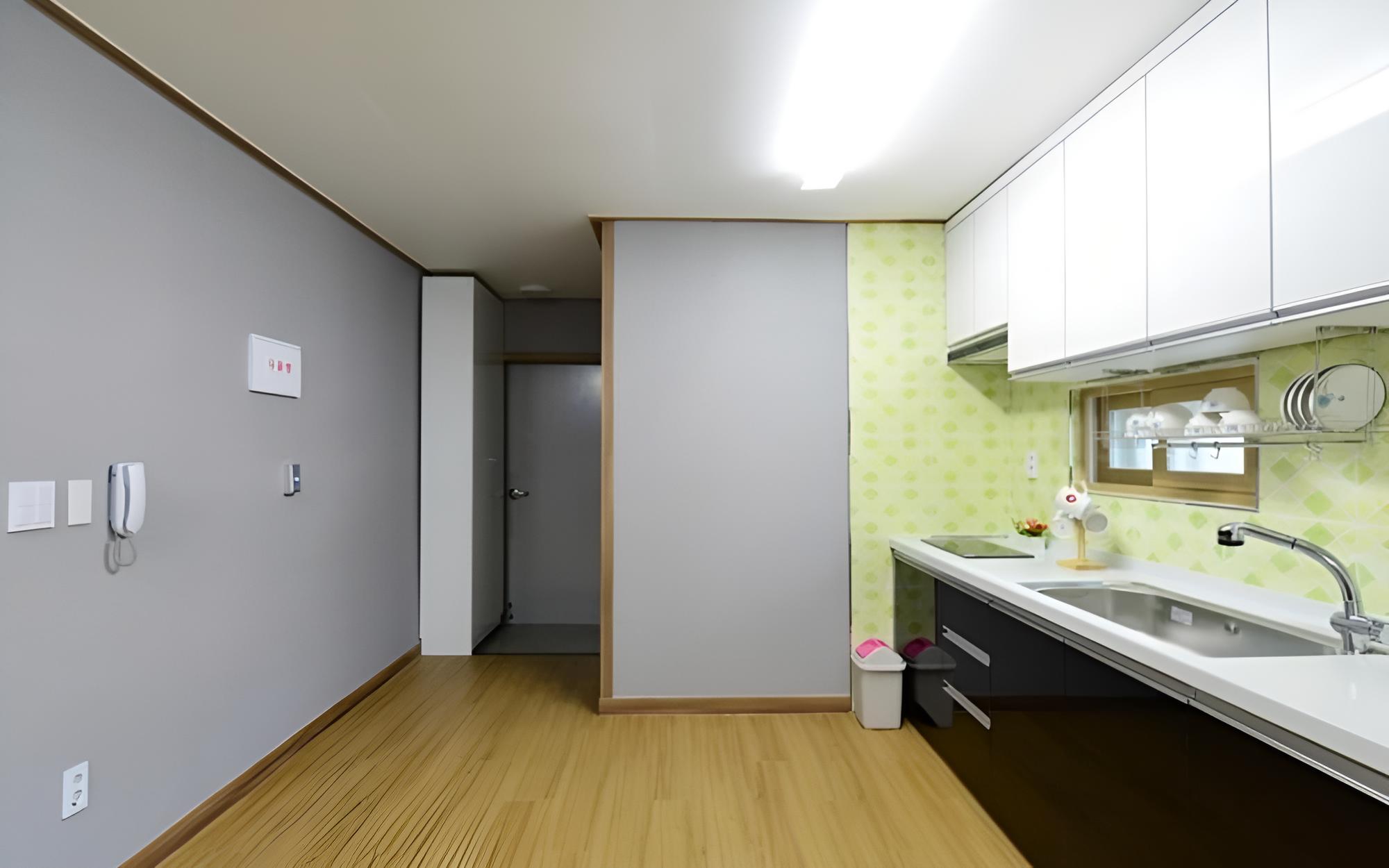 Room (Building A star (2F))