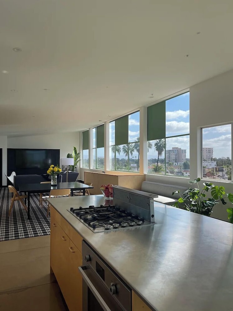 Panoramic Room - Photo 7