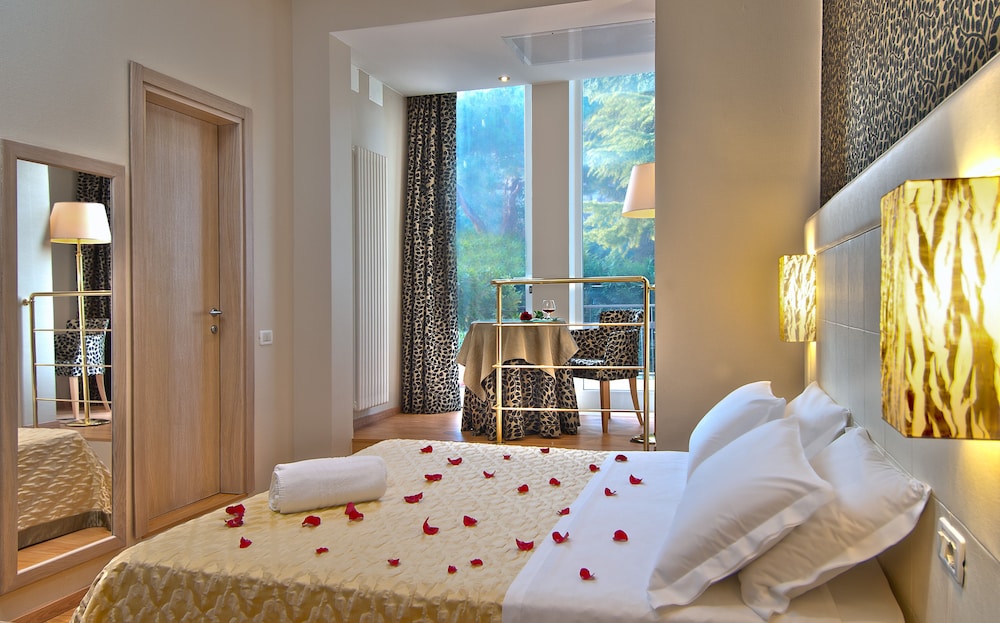 Superior Double or Twin Room - Photo 2