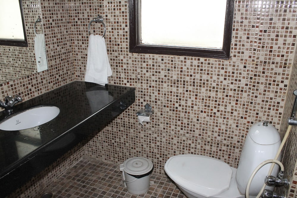 Economy Double Room, City View photo 2