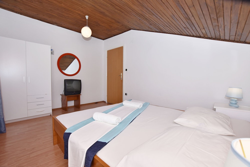 Apartment (A4) photo 1